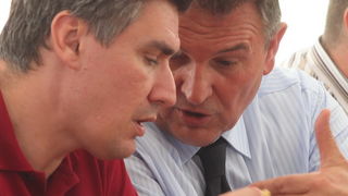 Zadar, 050811.
U Kastel Zegarskom na izletistu Mlinice na Zrmanji druzili su se clanovi aktivisti izborne jedinice sa celnicima Kastavske skupine – Zoranom Milanovicem, Radimirom Cacicem i Silvanom Hreljom.
Na slici: Milanovic i Cacic
Foto: Vladimir Ivano Zadar, 050811.
U Kastel Zegarskom na izletistu Mlinice na Zrmanji druzili su se clanovi aktivisti izborne jedinice sa celnicima Kastavske skupine – Zoranom Milanovicem, Radimirom Cacicem i Silvanom Hreljom.
Na slici: Milanovic i Cacic
Foto: Vladimir Ivano