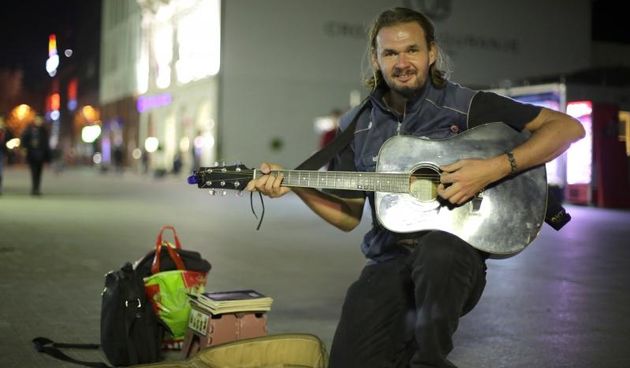 Tmurna svakodnevica i puste ulice u centru grada uoci obiljezavanja 24. obljetnice pada grada.