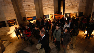 Izložba fotografija Ive Pervana i Mladena Radolovića Mrlje u crkvi SV.Donata Izložba fotografija Ive Pervana i Mladena Radolovića Mrlje u crkvi SV.Donata
