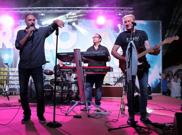 Virsko ljeto 2016: Dražen Zečić Zeko i Banana Band raspjevali i rasplesali Vir