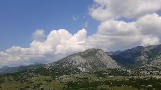 Obnova skloništa na Vlaškom gradu, foto: PD Paklenica Obnova skloništa na Vlaškom gradu, foto: PD Paklenica