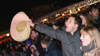 Virani 2016. godinu dočekali uz Lidiju Bačić, Leteći odred i spektakularan vatromet Virani 2016. godinu dočekali uz Lidiju Bačić, Leteći odred i spektakularan vatromet