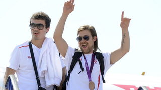 Zagreb, 130812.
Zracna luka Pleso.
Povratak Hrvatskih sportasa u Zagreb sa Olimpijskih igara u Londonu.
Na slici: Na povratku iz Londona sa Olimpijskih Igara, vecina hrvatskih sportasa se vraca avionskim letom Croatie Airlinesa za Zagreb.
Rukometasi Deni Zagreb, 130812.
Zracna luka Pleso.
Povratak Hrvatskih sportasa u Zagreb sa Olimpijskih igara u Londonu.
Na slici: Na povratku iz Londona sa Olimpijskih Igara, vecina hrvatskih sportasa se vraca avionskim letom Croatie Airlinesa za Zagreb.
Rukometasi Deni