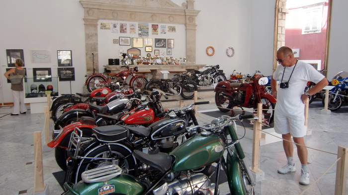 Gradska loza Zadar: Oldtimeri – biseri iz garaze Gradska loza Zadar: Oldtimeri – biseri iz garaze