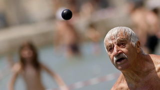 Split, 120611.
Na splitskim Bacvicama odrzano je 7. Prvenstvo svita u piciginu. Naslov pobjednika drugu godinu za redom osvojila je ekipa A1.
Foto: Ante Cizmic / CROPIX Split, 120611.
Na splitskim Bacvicama odrzano je 7. Prvenstvo svita u piciginu. Naslov pobjednika drugu godinu za redom osvojila je ekipa A1.
Foto: Ante Cizmic / CROPIX