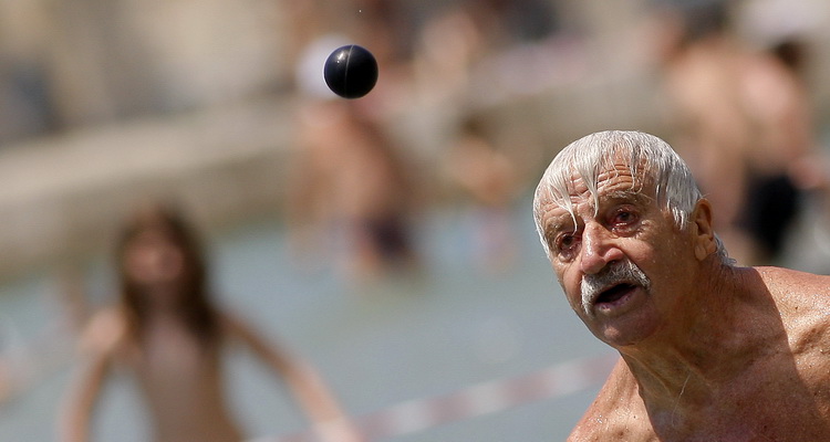 Split, 120611.
Na splitskim Bacvicama odrzano je 7. Prvenstvo svita u piciginu. Naslov pobjednika drugu godinu za redom osvojila je ekipa A1.
Foto: Ante Cizmic / CROPIX Split, 120611.
Na splitskim Bacvicama odrzano je 7. Prvenstvo svita u piciginu. Naslov pobjednika drugu godinu za redom osvojila je ekipa A1.
Foto: Ante Cizmic / CROPIX