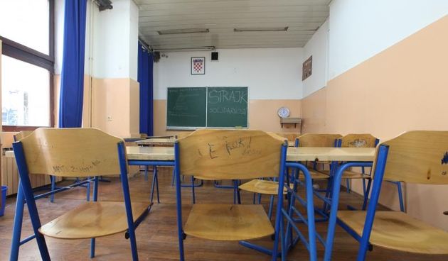 Štrajk prosvjetara. Photo: Zeljko Lukunic/PIXSELL