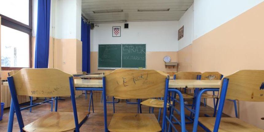 Štrajk prosvjetara. Photo: Zeljko Lukunic/PIXSELL