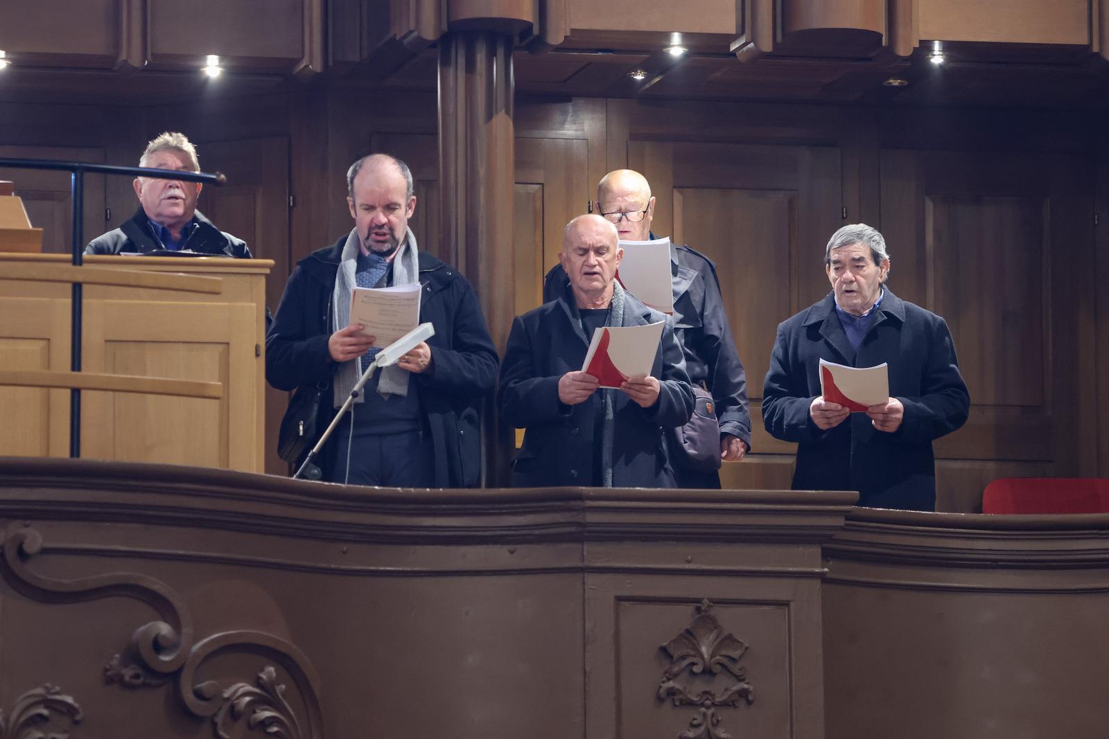Nadbiskup Milan Zgrablić predvodio je misu na Božić u katedrali svete Stošije