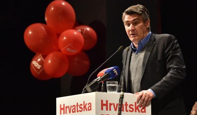 Predizborni skup koalicije Hrvatska raste na celu s predsjednikom SDP-a Zoranom Milanovicem odrzan je u Hrvatskoj kazalisnoj kuci. Zoran Milanovic. Photo: Dino Stanin/PIXSELL