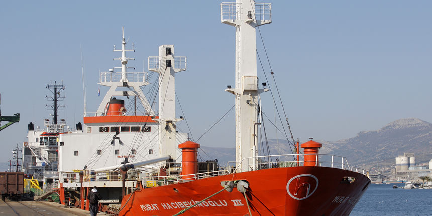 Nakon osukavanja brod se vratio u Split i privezao u splitskoj Sjevernoj luci . Istraga o nasukavanju je u tijeku . Na fotografiji : brod Murat Hacibekiroglu na vezu u Sjevernoj luci . Foto: Ante Cizmic / CROPIX