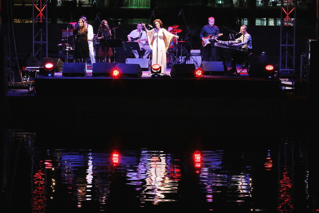 Čudesna Doris Dragović oduševila u Biogradu na Moru Čudesna Doris Dragović oduševila u Biogradu na Moru