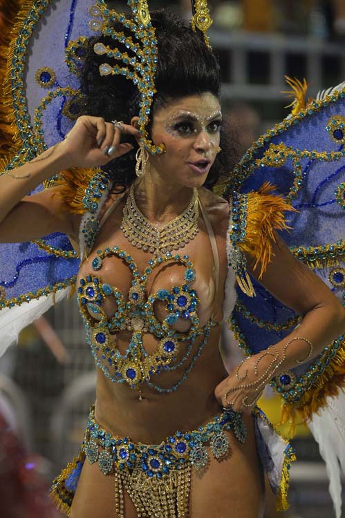 Tradicionalni karneval u Brazilu, foto: NELSON ALMEDIA Tradicionalni karneval u Brazilu, foto: NELSON ALMEDIA