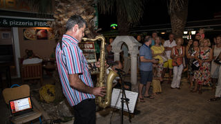 Otvorenje izložbe fotografija “Biogradske procesije” Vinka Pešića Otvorenje izložbe fotografija “Biogradske procesije” Vinka Pešića