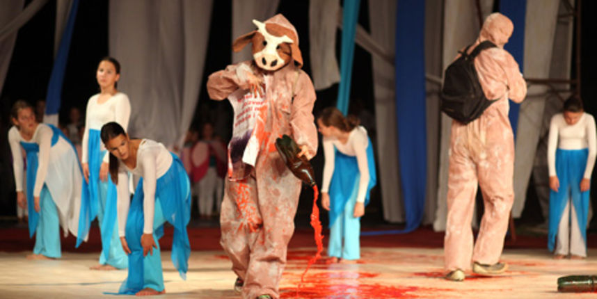 Varazdin, 260811.
Traje Spancirfest, festival dobrih emocija, u kojoj grad Varazdin postaje jedna velika pozornica, gdje ce biti odrzano 300-tinjak programa, od ulicnih predstava, performancea, koncerata, do djecjih igraonica.
Na slici: Aktivisti za zas Varazdin, 260811.
Traje Spancirfest, festival dobrih emocija, u kojoj grad Varazdin postaje jedna velika pozornica, gdje ce biti odrzano 300-tinjak programa, od ulicnih predstava, performancea, koncerata, do djecjih igraonica.
Na slici: Aktivisti za zas