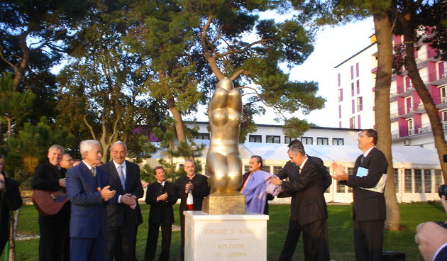 Image 1189397 (auto)