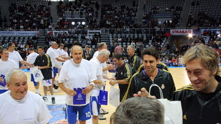 KK Zadar – Real Madrid, umirovljenje dresova 10 (Giuseppe Giergia) i 11 (Kresimir Cosic), Foto; Mladen Malik KK Zadar – Real Madrid, umirovljenje dresova 10 (Giuseppe Giergia) i 11 (Kresimir Cosic), Foto; Mladen Malik