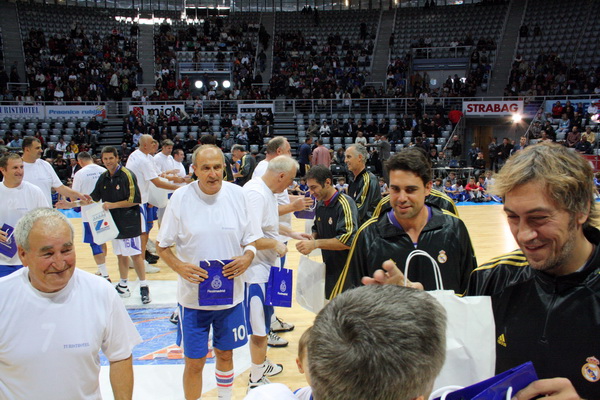 KK Zadar – Real Madrid, umirovljenje dresova 10 (Giuseppe Giergia) i 11 (Kresimir Cosic), Foto; Mladen Malik KK Zadar – Real Madrid, umirovljenje dresova 10 (Giuseppe Giergia) i 11 (Kresimir Cosic), Foto; Mladen Malik