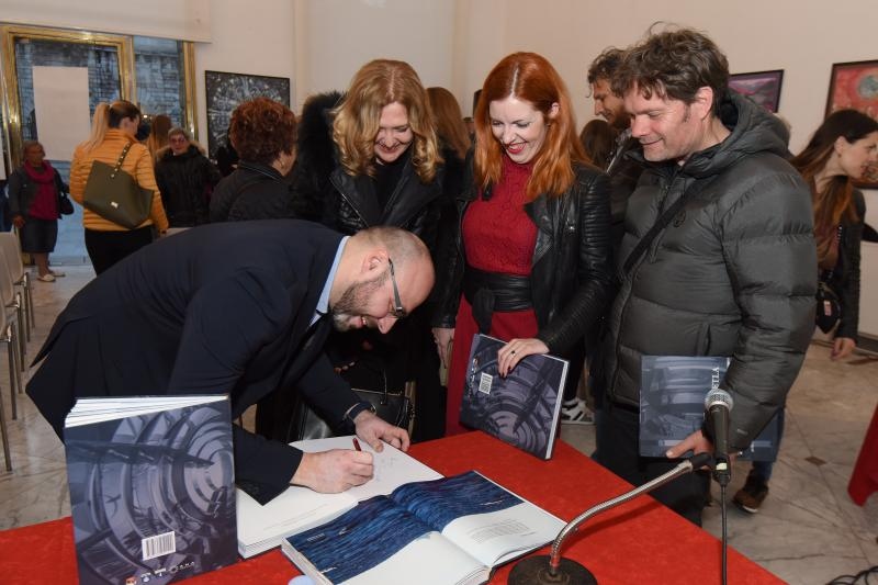 U Gradskoj loži predstavljena monografija “Legende svjetla” Jurice Gašpara U Gradskoj loži predstavljena monografija “Legende svjetla” Jurice Gašpara