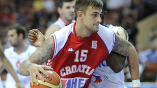 Katowice, 200909.
Dvorana Sport Arena Spodek.
Europsko prvenstvo u kosarci u Poljskoj, razigravanje izmedju Francuske i Hrvatske za peto mjesto na prvenstvu.
Na slici: Mario Kasun.
Foto: Drago Sopta  / CROPIX
