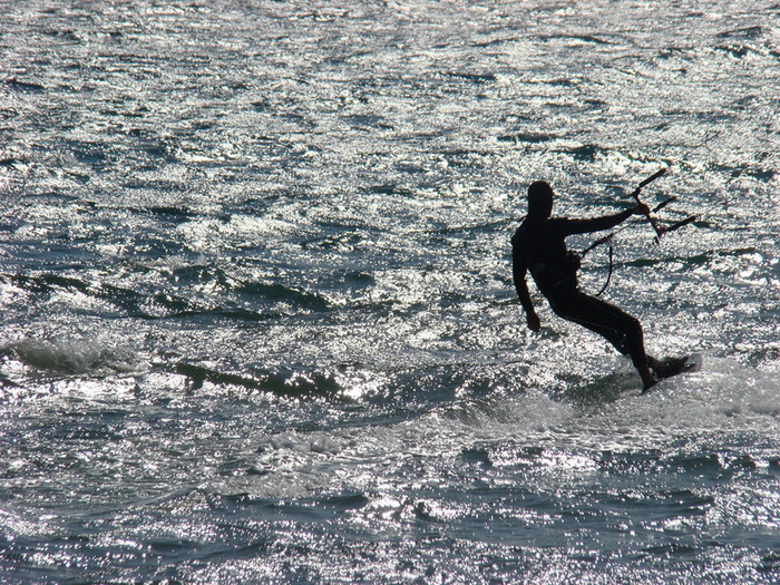 Druzenje uz surf i kite na plazi Makarska u Sukosanu Druzenje uz surf i kite na plazi Makarska u Sukosanu