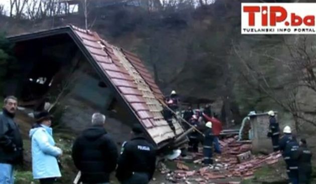 Tuzla-klizište (  YouTube / TIP.ba)