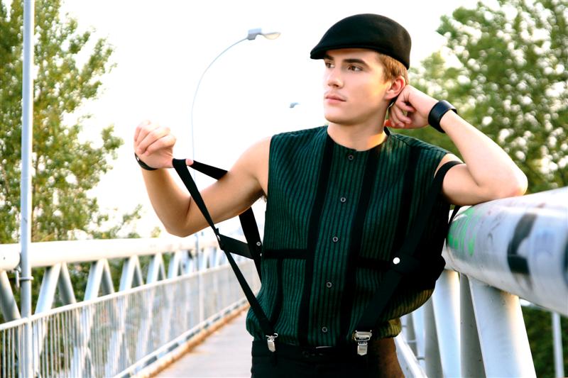 Sel’OMODe 2007; kolekcija Metro Fulir; dizajner: Stjepan Čuka; foto: Goran Čižmešija Sel’OMODe 2007; kolekcija Metro Fulir; dizajner: Stjepan Čuka; foto: Goran Čižmešija