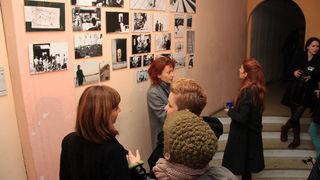 ArtAkt, izlozba Ivane Jenjic, predstava Vili Matula, foto: I. Perincic ArtAkt, izlozba Ivane Jenjic, predstava Vili Matula, foto: I. Perincic