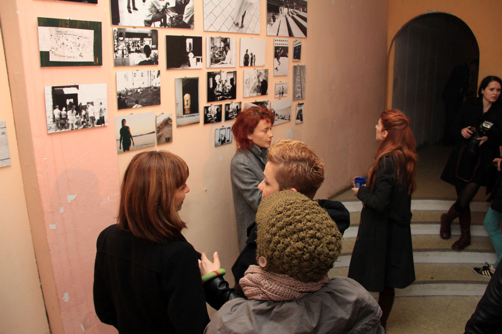 ArtAkt, izlozba Ivane Jenjic, predstava Vili Matula, foto: I. Perincic ArtAkt, izlozba Ivane Jenjic, predstava Vili Matula, foto: I. Perincic