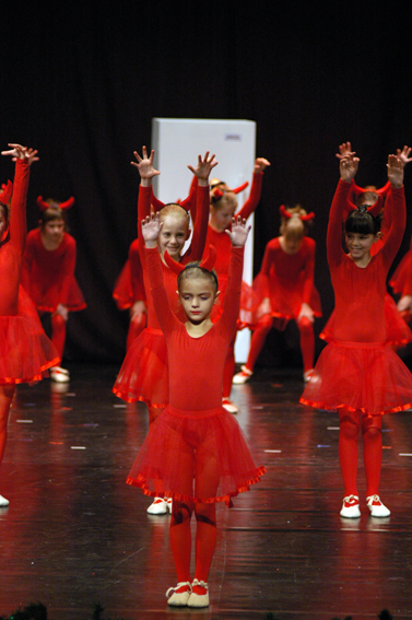 Plesna udruga Gesta: Ima li spasa za Djeda Mraza, Foto: Zeljko Karavida