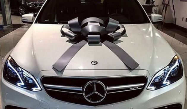 Mercedes E klase koji se nudio u lažnoj nagradnoj igri na Facebooku. Foto: Facebook