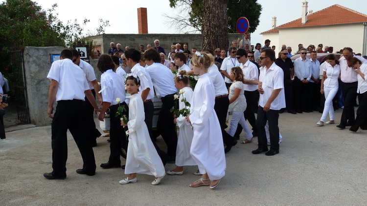 Tkon: Posljednji ispraćaj malenog anđela, Roka Ugrinića 7. lipnja 2011.