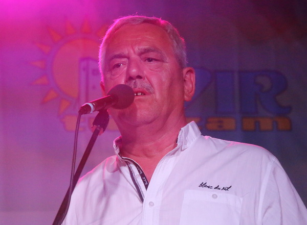 Virsko ljeto 2016: Tomislav Bralić i klapa Intrade oduševili 12 tisuća obožavatelja na virskoj rivi Virsko ljeto 2016: Tomislav Bralić i klapa Intrade oduševili 12 tisuća obožavatelja na virskoj rivi