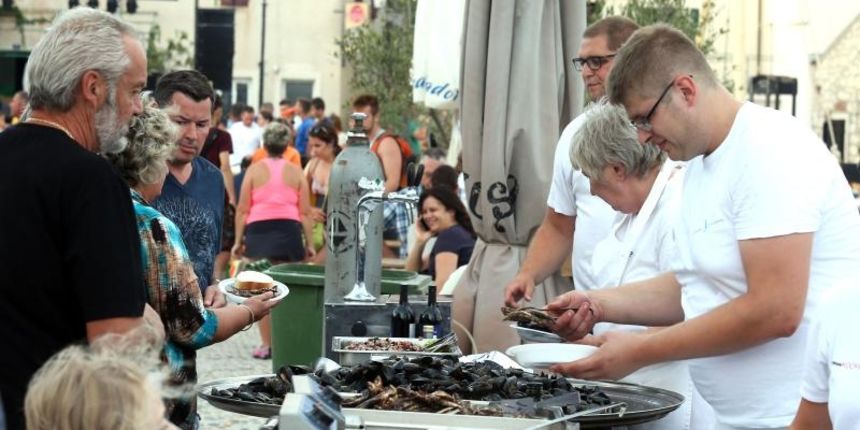 Betina: Održana 49. fešta od školjaka – Dan brganje. Photo: Duško Jaramaz/PIXSELL