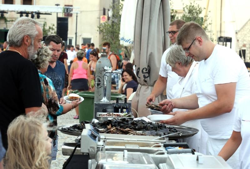 Betina: Održana 49. fešta od školjaka – Dan brganje. Photo: Duško Jaramaz/PIXSELL