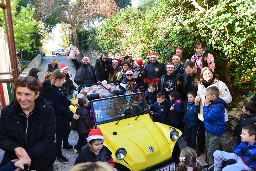 Zadarske Beštije posjetile mališane DV Latica, Foto: Iva Perinčić Zadarske Beštije posjetile mališane DV Latica, Foto: Iva Perinčić