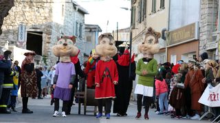 Murter: Maškarana povorka Velike Bake