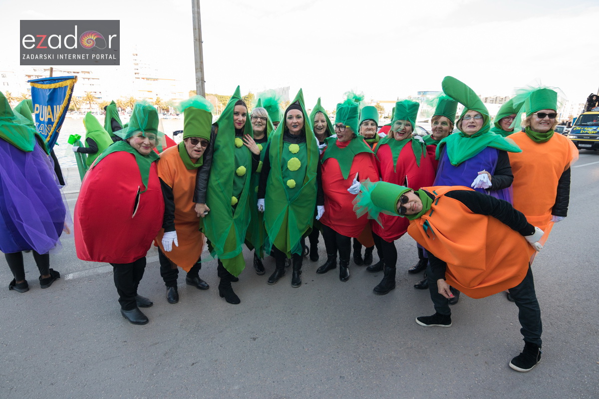 Zadarski karneval 2018: Povorka maškaranih skupina od Gradskih vrata preko Foruma do Narodnog trga Zadarski karneval 2018: Povorka maškaranih skupina od Gradskih vrata preko Foruma do Narodnog trga