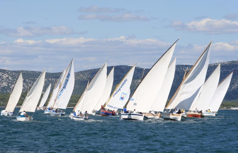Betina: Održana tradicionalna regata za dušu i tilo, Foto: Duško Jaramaz/PIXSELL Betina: Održana tradicionalna regata za dušu i tilo, Foto: Duško Jaramaz/PIXSELL