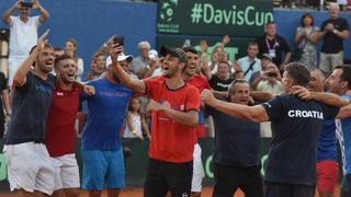 Slavlje hrvatskih tenisača nakon pobjede nad SAD-om Slavlje hrvatskih tenisača nakon pobjede nad SAD-om