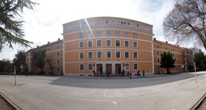 Zgrada gimnazija Jurja Barakovic i Vladimira Nazora u Zadru. Photo: Filip Brala/PIXSELL