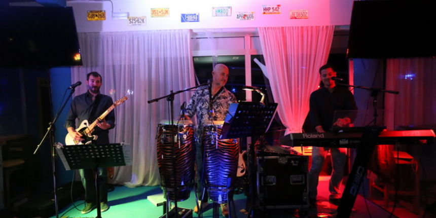 Friday Night Live: Jet Set Band @ Famous Beach Bar & Grill. Foto: Ivan Brčić