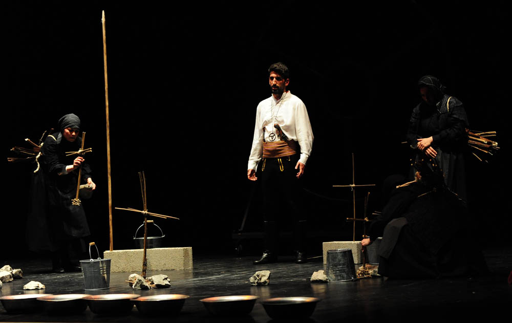 Zadar, 11.04.2013. snimio: Nenad Marčev
dramska pretplata
GRADSKO KAZALIŠTE MLADIH SPLIT
Redatelj: Ivan Leo Lemo
Krčma, alkar, duga
po motivima pripovjedaka Dinka Šimunovića
igraju: Ana Gruica, Belmondo Miliša, Slavko Sobin,
Ivo Perkušić, Zadar, 11.04.2013. snimio: Nenad Marčev
dramska pretplata
GRADSKO KAZALIŠTE MLADIH SPLIT
Redatelj: Ivan Leo Lemo
Krčma, alkar, duga
po motivima pripovjedaka Dinka Šimunovića
igraju: Ana Gruica, Belmondo Miliša, Slavko Sobin,
Ivo Perkušić,