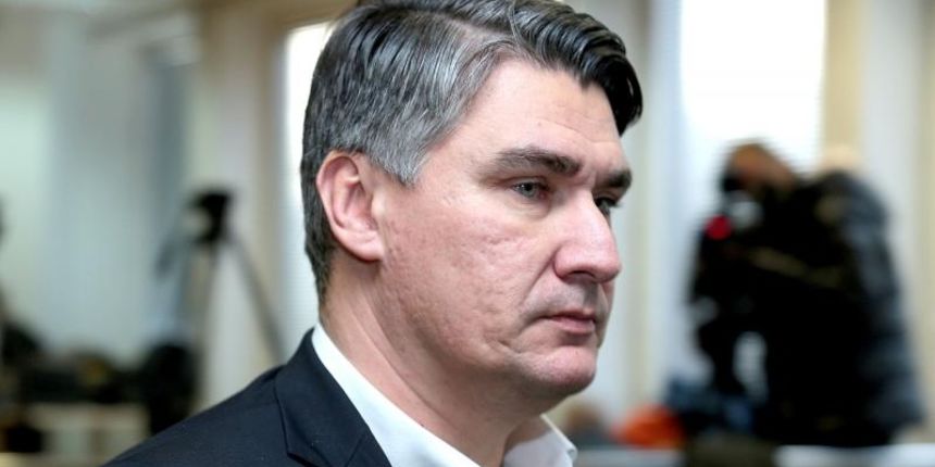 Zagreb – Predsjednik SDP-a Zoran Milanovic pozvao je danas s izvanredne konferencije za medije Bozu Petrova da preuzme odgovornost i mjesto predsjednika Sabora RH. Photo: Patrik Macek/PIXSELL