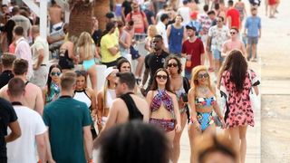 Zrće: Drugi dan Hideout festivala privukao je mnogobrojnu publiku na after beach party, Photo: Luka Stanzl/PIXSELL Zrće: Drugi dan Hideout festivala privukao je mnogobrojnu publiku na after beach party, Photo: Luka Stanzl/PIXSELL