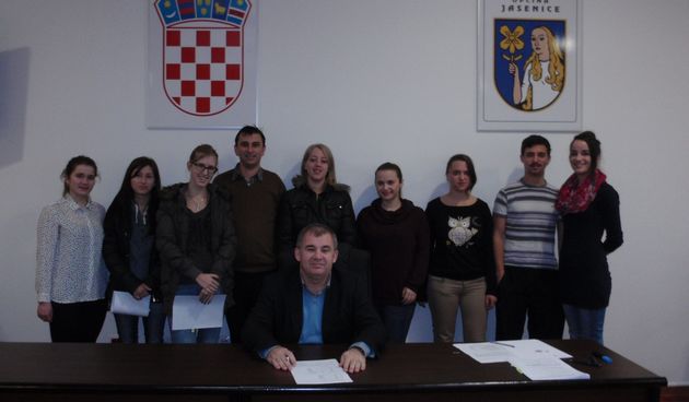 Jasenice: Održan tradicionalni božićni domjenak za studente i učenike srednjih škola