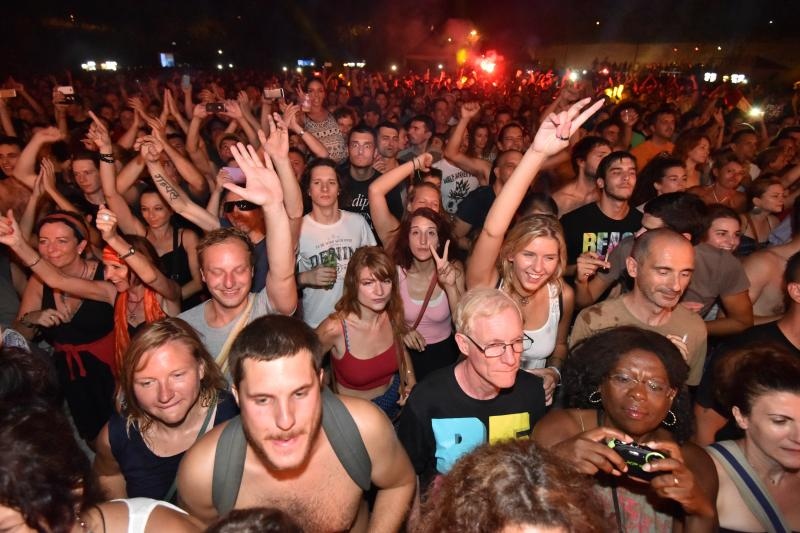 Manu Chao, jedan od najomiljenijih bendova na ovim prostorima, odrzali su veceras koncert na zadarskom Jazine Open Airu. Photo: Dino Stanin/PIXSELL Manu Chao, jedan od najomiljenijih bendova na ovim prostorima, odrzali su veceras koncert na zadarskom Jazine Open Airu. Photo: Dino Stanin/PIXSELL