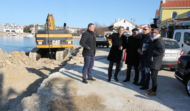 Kalmeta sa suradnicima obišao gradilišta u Petrčanima i deponija u Diklu