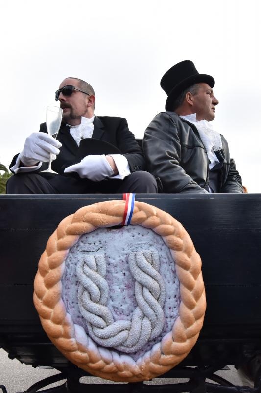 Karnevalska povorka krenula je s Branimirove obale prema Poluotoku. Photo: Dino Stanin/PIXSELL