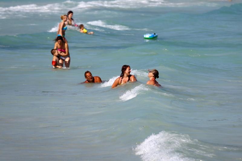 Ljetni dana na dugootočkoj plaži Sakarun, biseru Mediterana s prekrasnim tirkiznim morem, Foto: Filip Brala/PIXSELL Ljetni dana na dugootočkoj plaži Sakarun, biseru Mediterana s prekrasnim tirkiznim morem, Foto: Filip Brala/PIXSELL